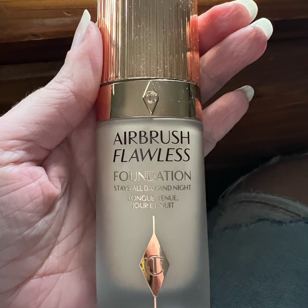 Charlotte Tilbury Airbrush Flawless foundation shade neutral 2